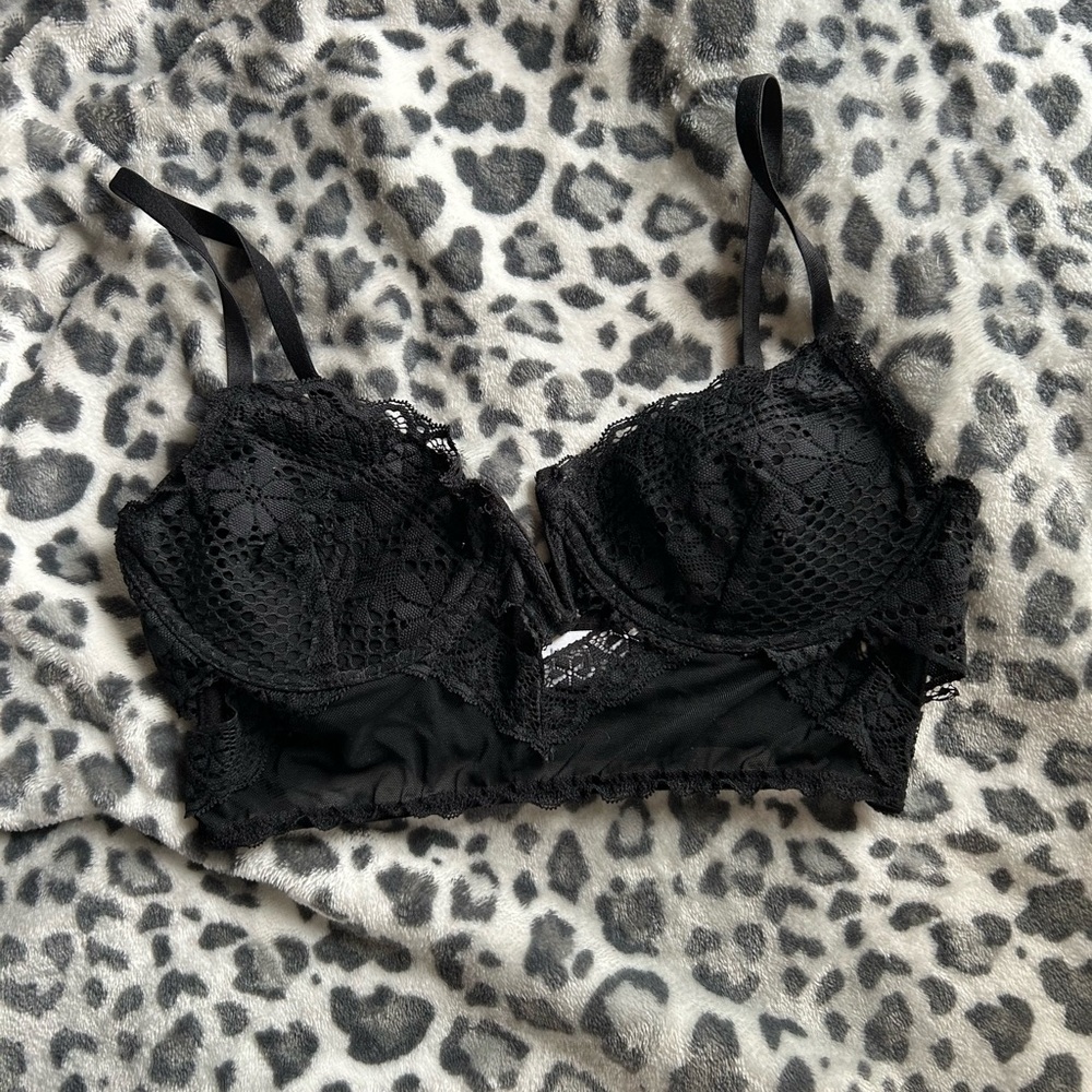 garage V-wire Lace Bustier
